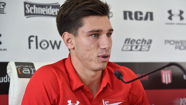 El futbolista tiene 21 años y firmó contrato por una temporada. (@edelpoficial)