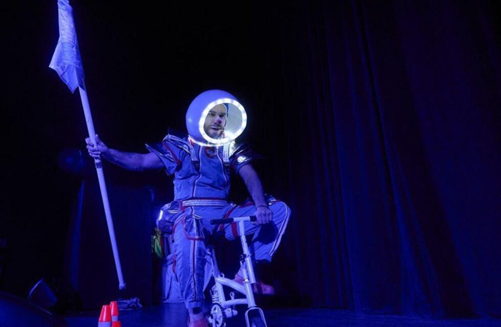 Llega a Gonzales Chaves la obra “Viatrix, un payaso en la luna”