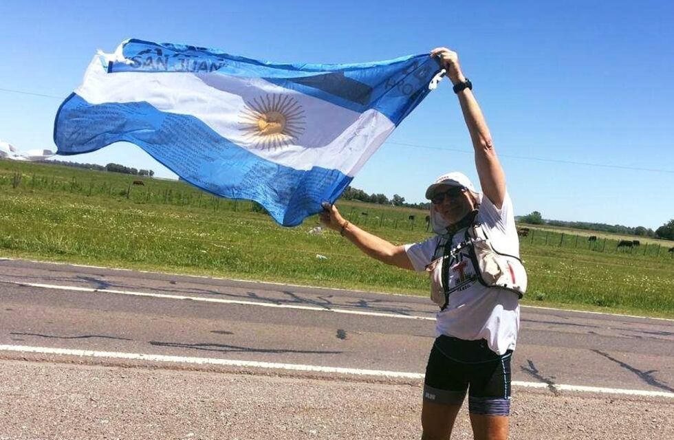 Recorrerá tres mil kilómetros a pie para homenajear a los tripulantes del ARA San Juan