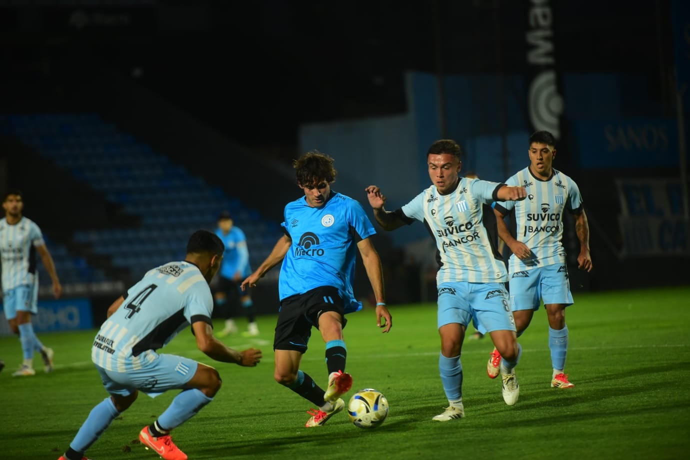 Belgrano y Racing se enfrentaron por las semifinales de la Copa Córdoba en el estadio Gigante de Alberdi. (Javier Ferreryra / La Voz)