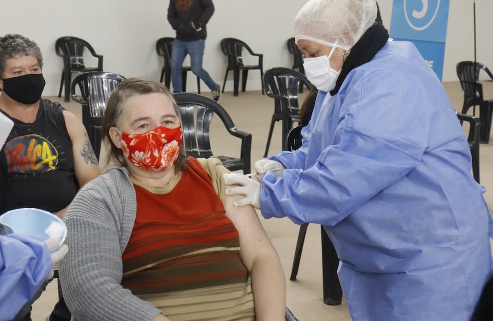 Carlos Paz: más de 1.700 adultos mayores recibieron este lunes su segunda dosis contra el Covid-19