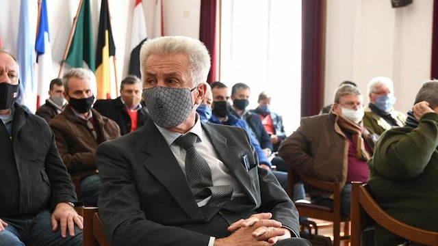 El dirigente del Frente de Todos confirmó que le mandó el mensaje al integrante de una lista opositora.