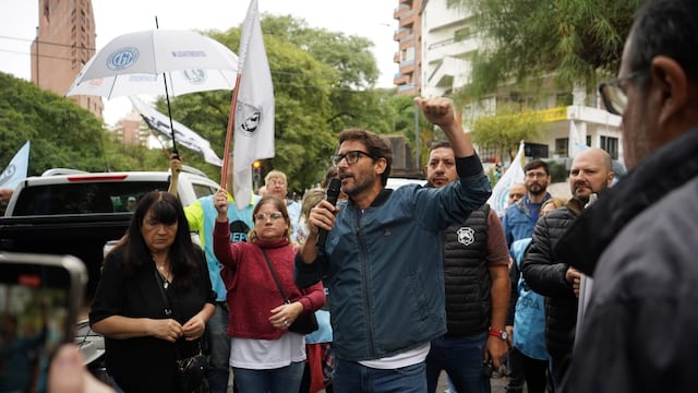 Diversos gremios manifestaron contra el Apross.
