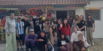Jóvenes de Envión Reta, levantan su propia Sala de Cine