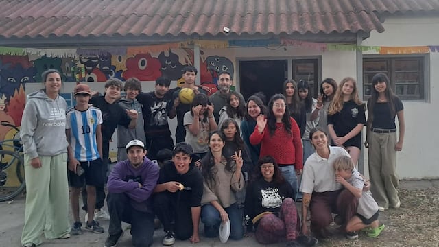 Jóvenes de Envión Reta, levantan su propia Sala de Cine