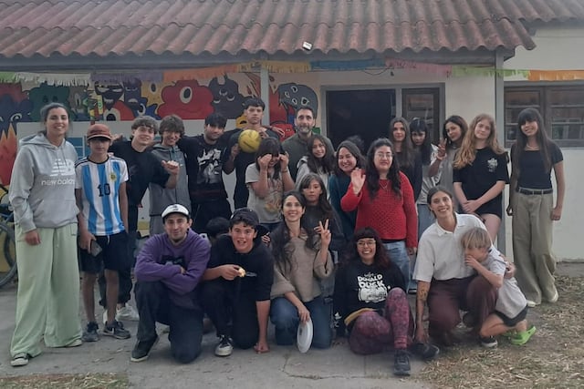 Jóvenes de Envión Reta, levantan su propia Sala de Cine