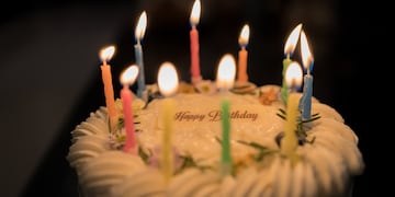 Descubrí la “Burn away cake”, la torta viral de TikTok que se prende fuego.