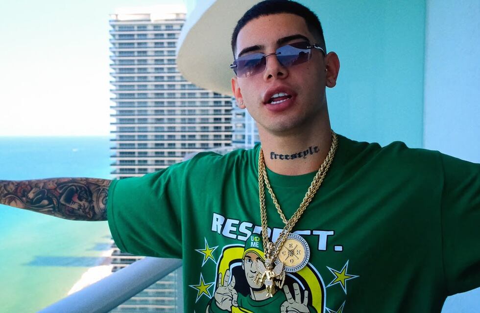 Ecko lanzó su nueva canción “Bien backeao”