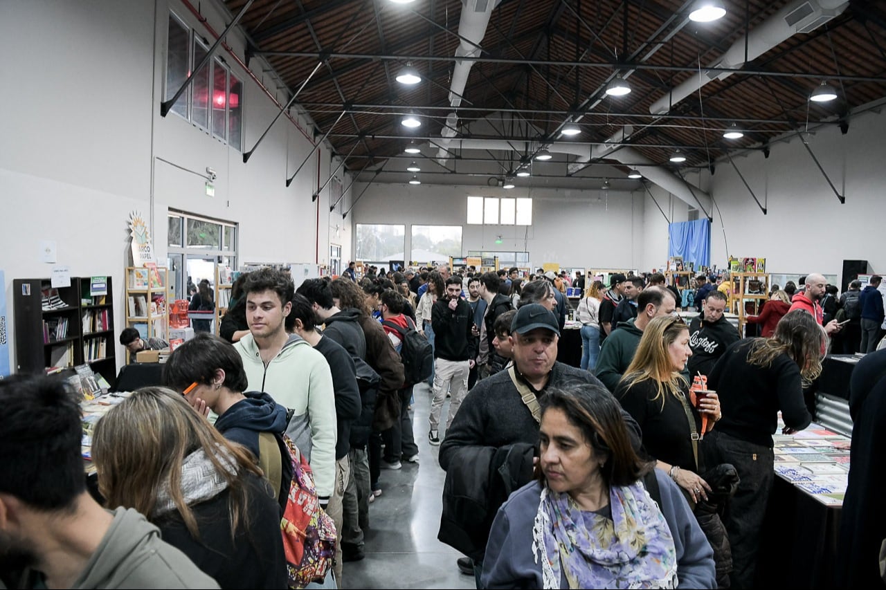 Miles de personas visitaron la Feria del Libro Paraná Lee 2025 y consolidaron el evento como polo cultural de la región