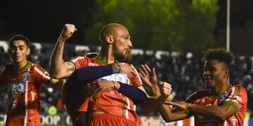 Jorge Scolari festeja el gol del empate de Independiente Rivadavia ante All Boys en el torneo pasado y ahora jugará en Racing/ Mariana Villa.