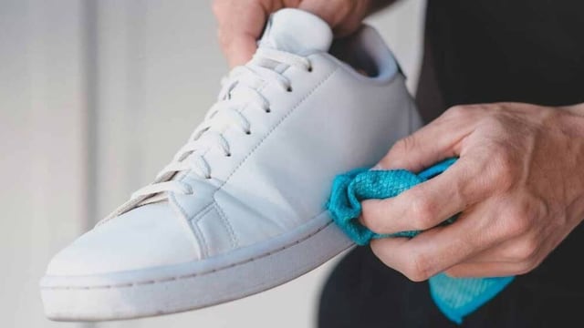 El truco definitivo para limpiar las zapatillas de cuerina y que queden como nuevas