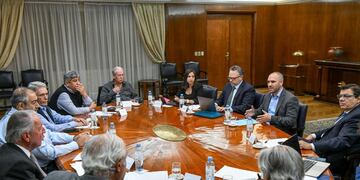 Reunión Guzmán UIA y CGT