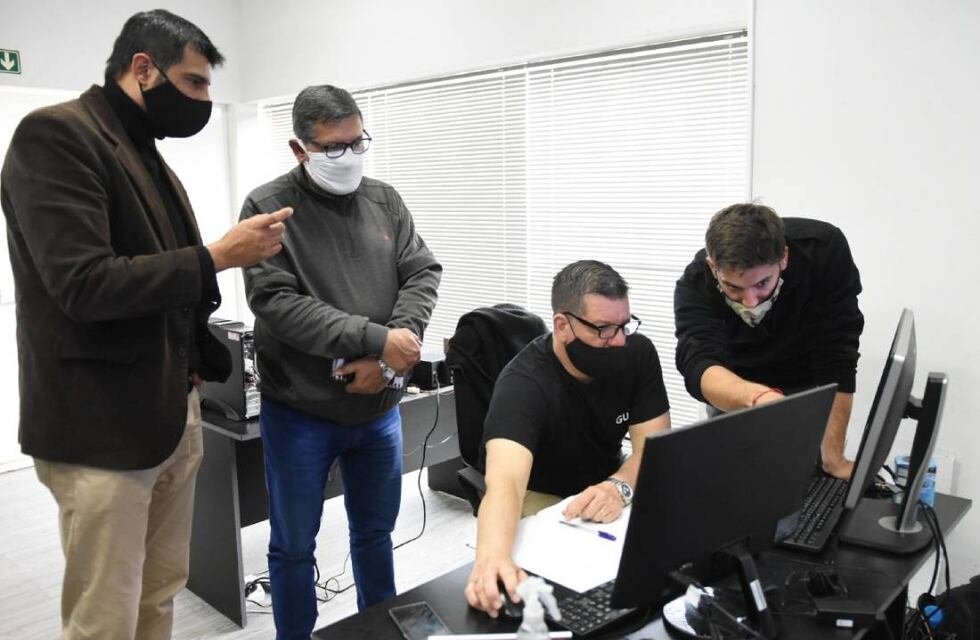 Funcionario esperancino visitó Rafaela para conocer “Ojos en Alerta”