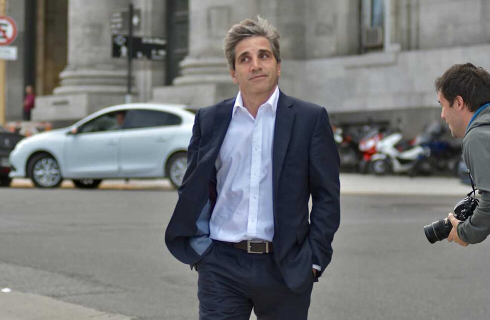 Caputo se reunió con banqueros para explicar su plan de salida de las Leliqs