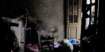 La habitación de las víctimas quedó destruida por el fuego.