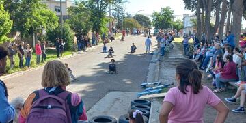 Las familias puntaltenses volvieron a sonreír con la largada de carritos a rulemanes