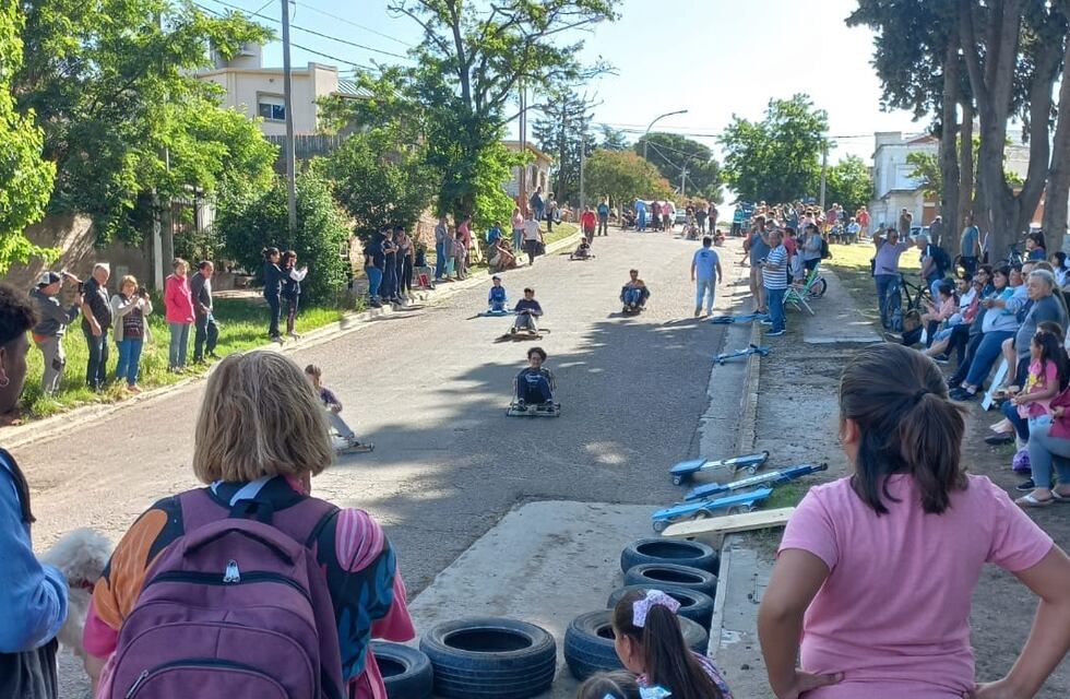 Las familias puntaltenses volvieron a sonreír con la largada de carritos a rulemanes