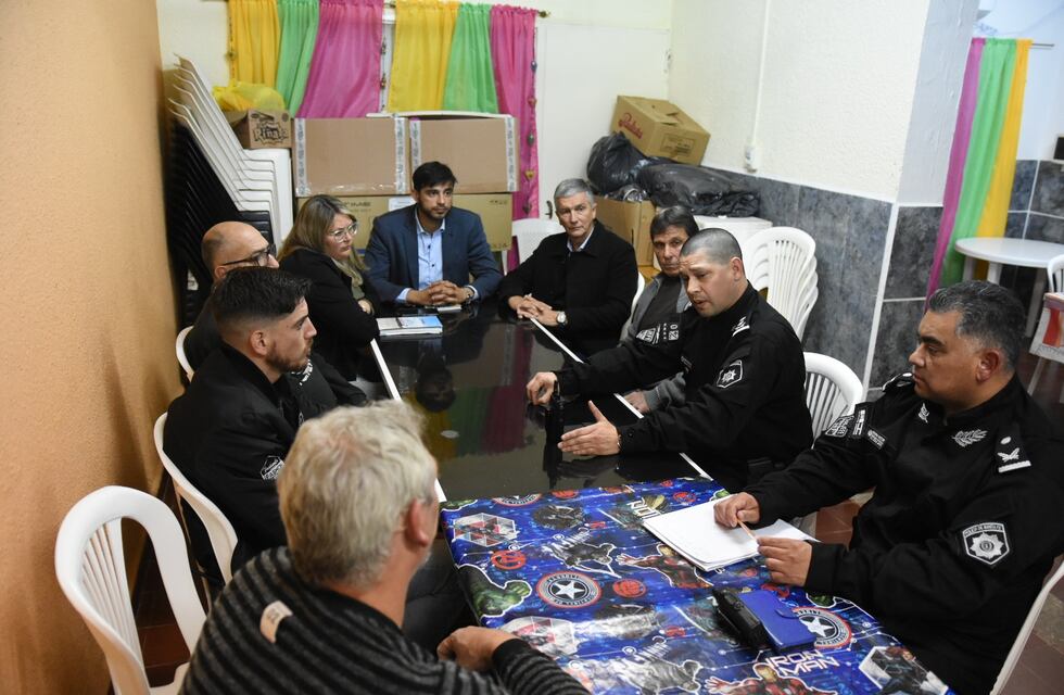 Foro de seguridad en los barrios La Cañada y 17 de Octubre