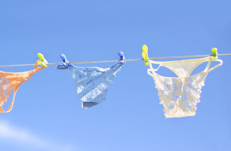 Una mujer denunció a su vecina al 911 por colgar su ropa interior para “seducir” a su marido