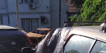 La víctima fue baleada en el pasaje Muñiz al 1200 para robarle su Renault Clio.