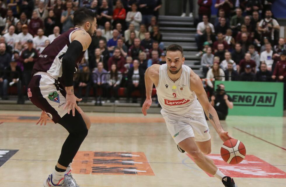 Valur de Pablo Bertone ganó el tercer juego y se adelanta en la serie