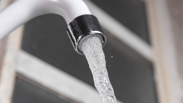 El reciclaje del agua en verano es clave para enfrentar las altas temperaturas y la escasez de recursos.