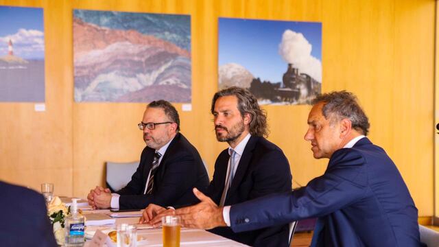 Argentina anunció un consenso con Brasil sobre arancel externo del Mercosur. Participaron Kulfas, Cafiero y Scioli.