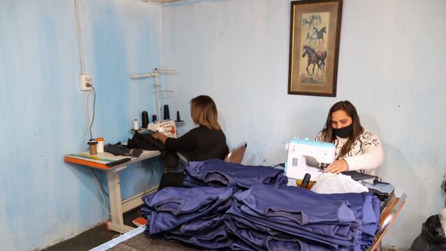 Son seis las que recibieron las máquinas de coser y montaron una pyme textil.