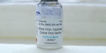 Un vial de la vacuna Covaxin.