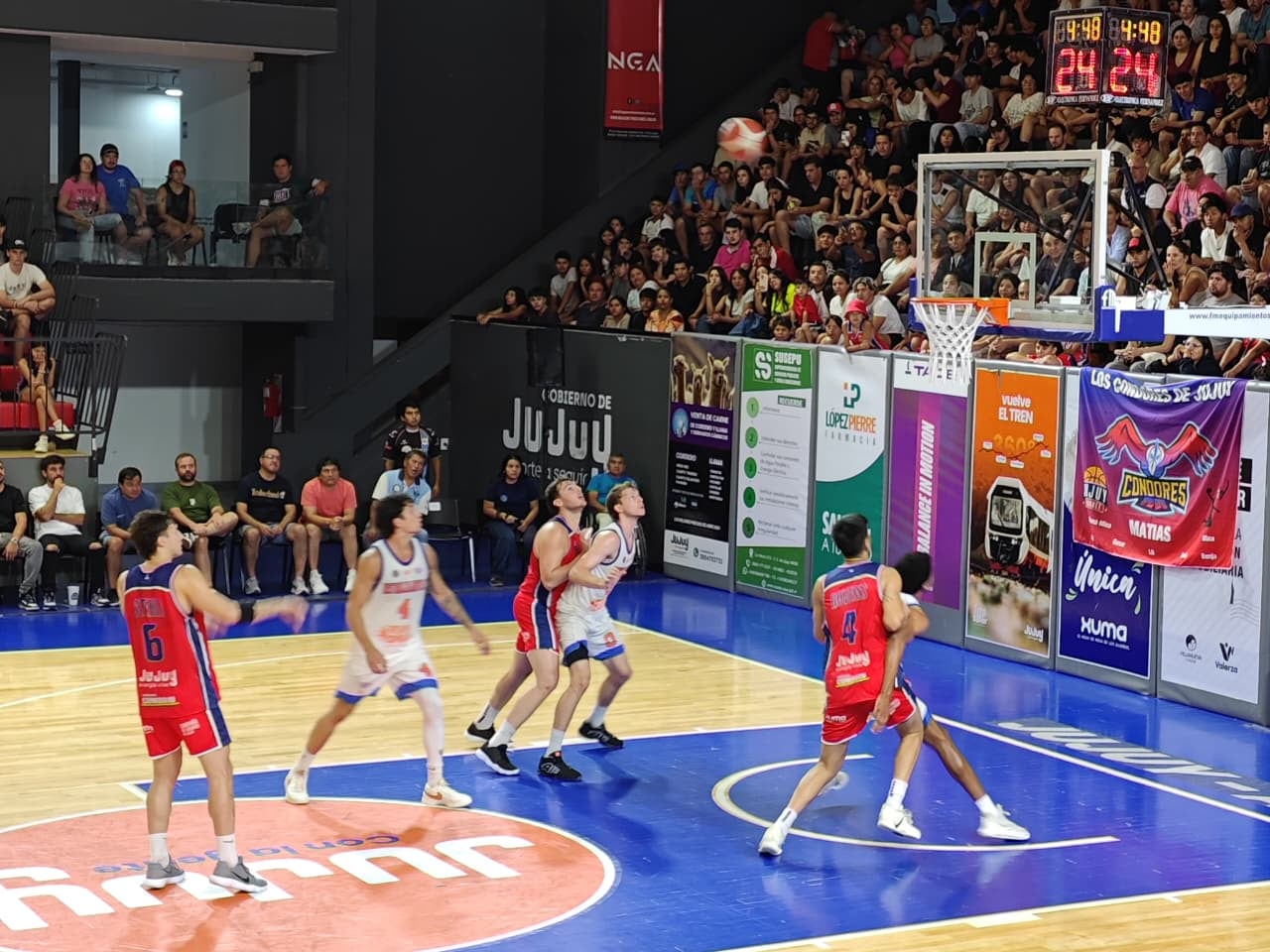 La falta de efectividad en los lanzamientos al aro fue la principal causa de una derrota que duele por lo exiguo de la diferencia y el desenlace del encuentro.