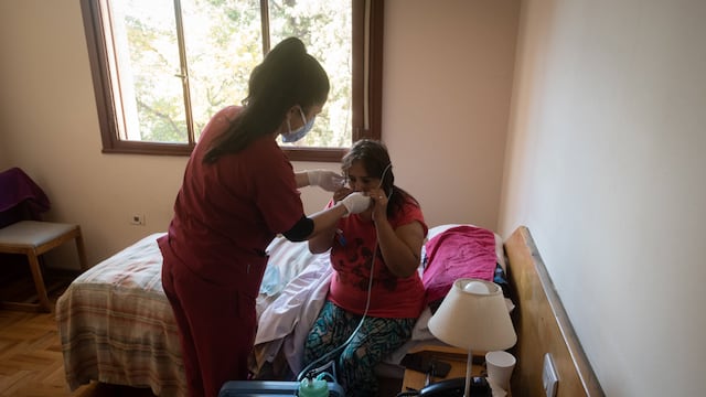 Hotel Torreon, están recibiendo pacientes con síntomas leves que requieren asistencia medica y respiratoria en todo momento. Foto: Ignacio Blanco / Los Andes