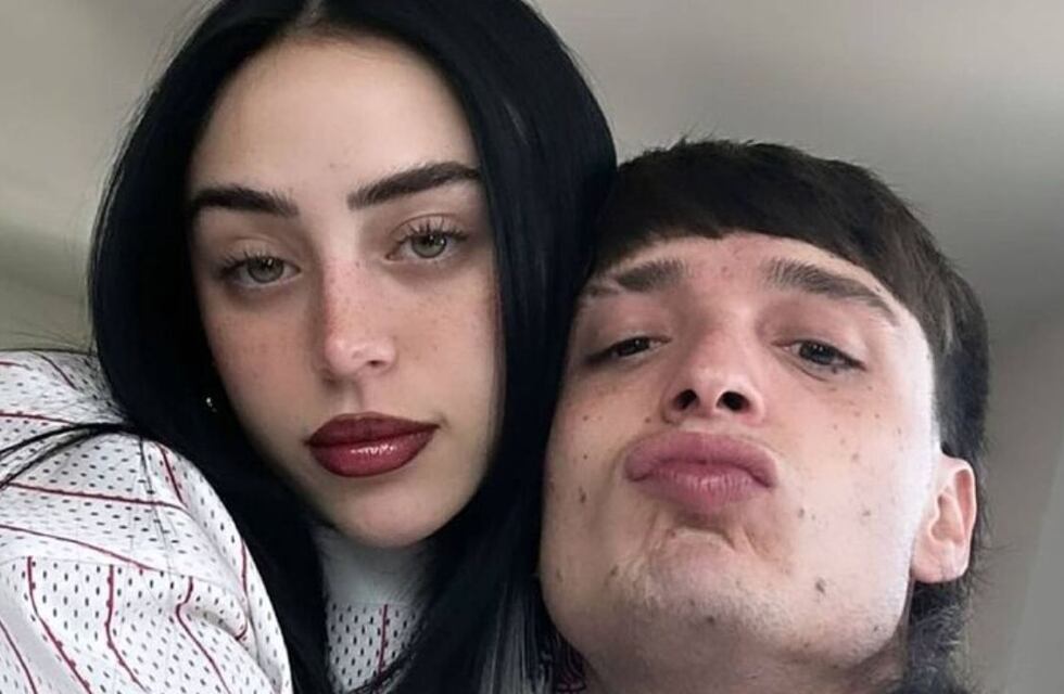 Peso Pluma ganó su primer Grammy y Nicki Nicole lo celebró más enamorada que nunca