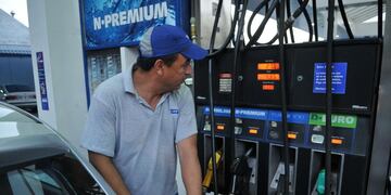 La nafta aumentó cinco veces en un mes en Salta (imagen ilustrativa)