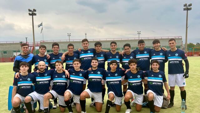 Puerto Belgrano goleó y clasificó a semifinales.