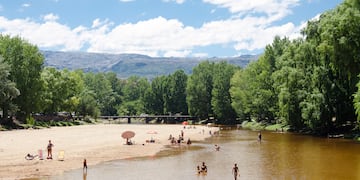 Miles de turistas se acercaron a los diferentes valles y localidades de la provincia.