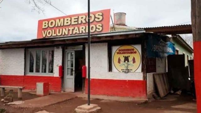 El cuerpo de Bomberos Voluntarios de San Carlos inició una campaña de recaudación de fondos para cubrir los gastos. Venden bolsitas de orégano. Gentileza