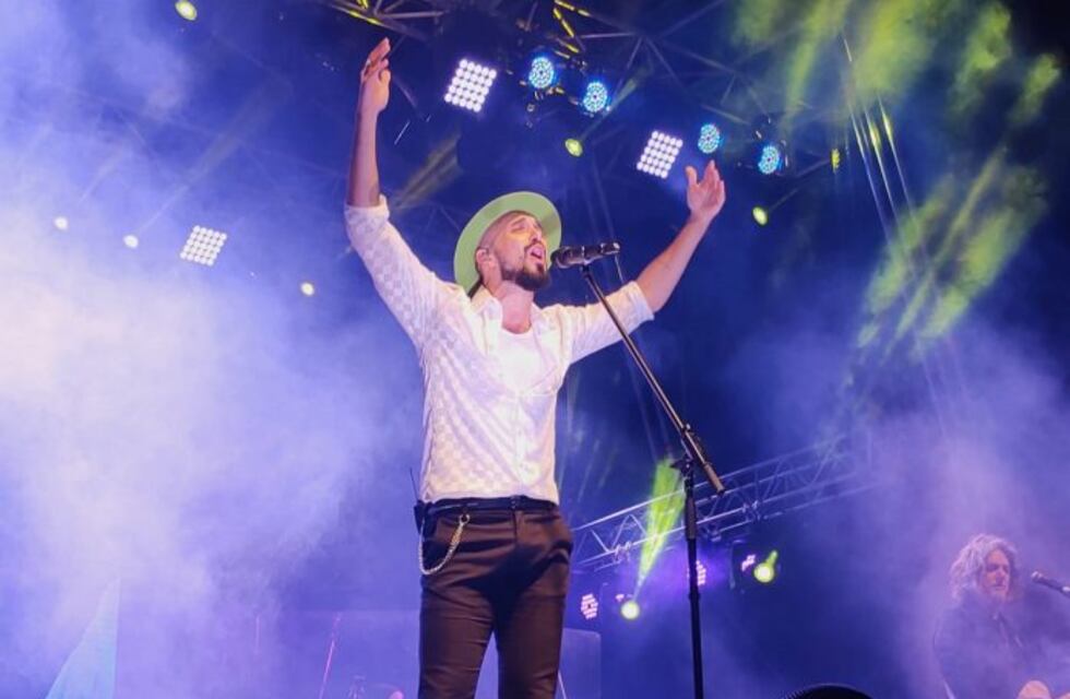 Abel Pintos en Apóstoles: el artista brindó un show de más de 2 horas en la Fiesta Nacional de la Yerba Mate