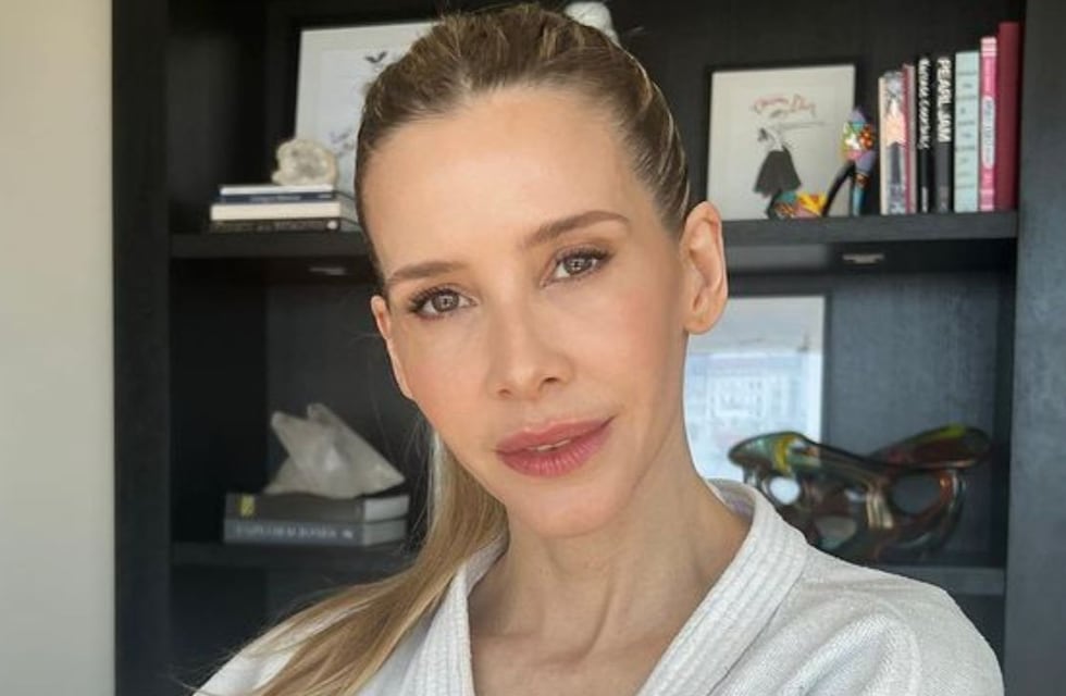 A los 46 años, Guillermina Valdés subió la temperatura con un body y transparencias