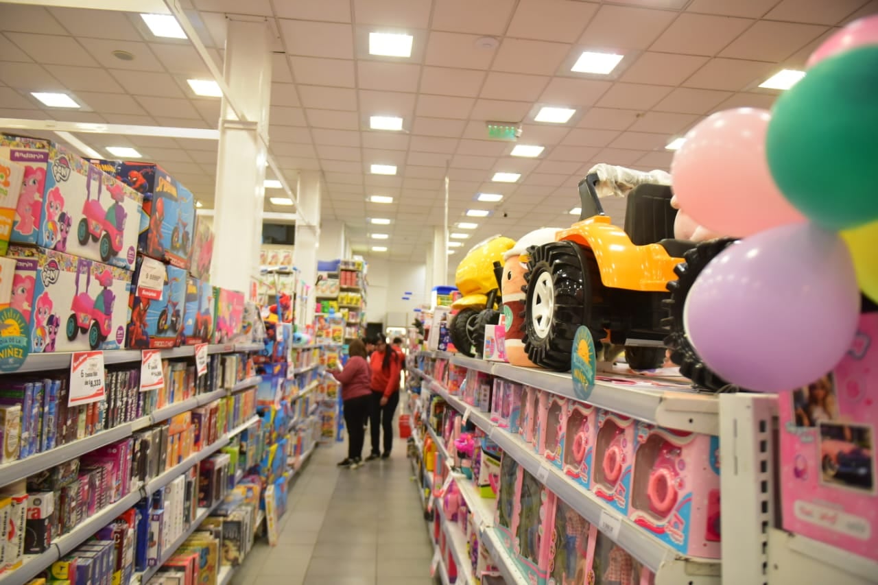 Los comercios en Córdoba esperan repuntar las ventas para el Día de la Niñez. (José Gabriel Hernández / La Voz)