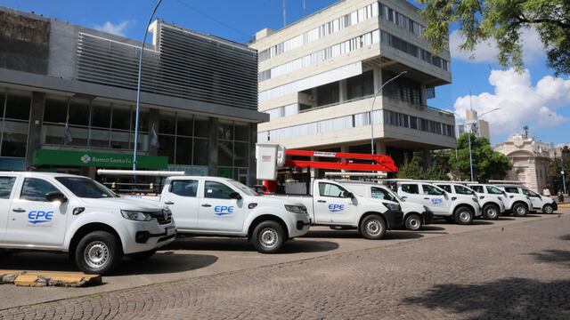 Entregaron nuevas camionetas para la EPE Rafaela