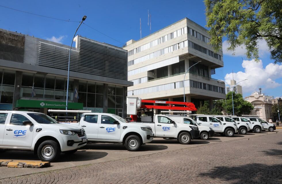 Entregaron nuevos vehículos para la sucursal Rafaela de la EPE