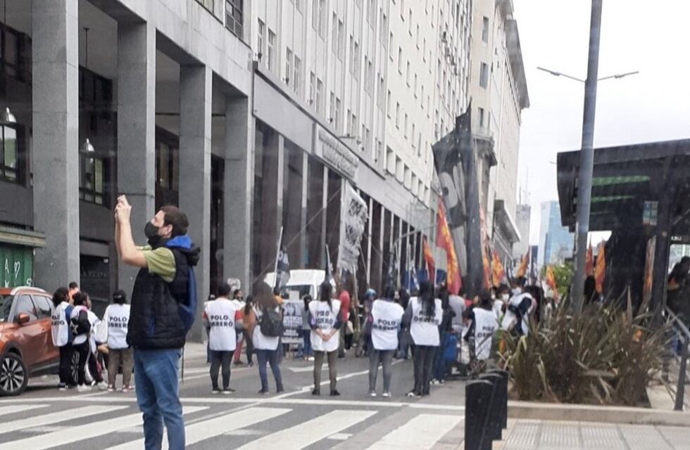 Organizaciones sociales marcharon en el centro porteño: “La inflación y la pobreza son la pandemia”