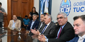 Gobierno y trabajadores del Subsidio de Salud llegan a un acuerdo salarial.