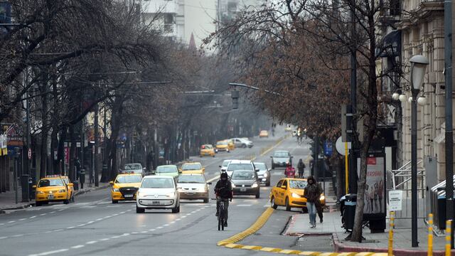Mucho frío en el comienzo del invierno. Poco movimiento en las calles por el feriado. (Pedro Castillo/ La Voz)
