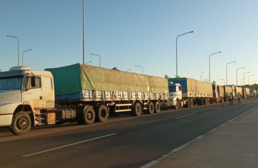 Siete camiones con soja fueron incautados por Gendarmería Nacional en el ingreso a la provincia