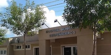 El sujeto fue aprehendido y se investiga si ejerció ilegalmente en otros centros de salud.