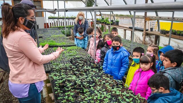 Niños y niñas del Jardin Zhioshi visitaron el Vivero Municipal de Tolhuin