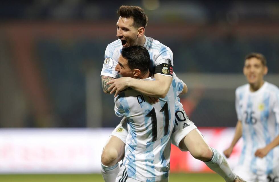 Lionel Messi y Ángel Di María se reencontraron tras ganar la Copa América