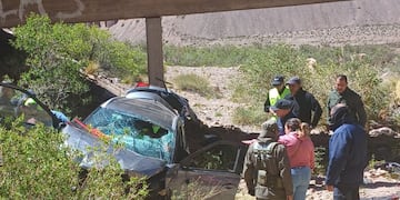 Accidente fatal en Alta Montaña: una mujer murió tras volcar con su vehículo en la Ruta 7