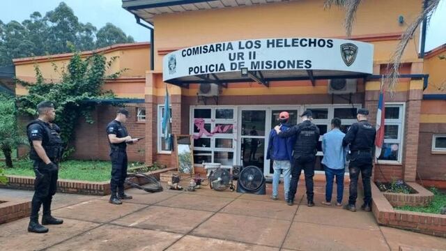 Dos jóvenes con frondoso prontuario delictivo fueron detenidos en Los Helechos.